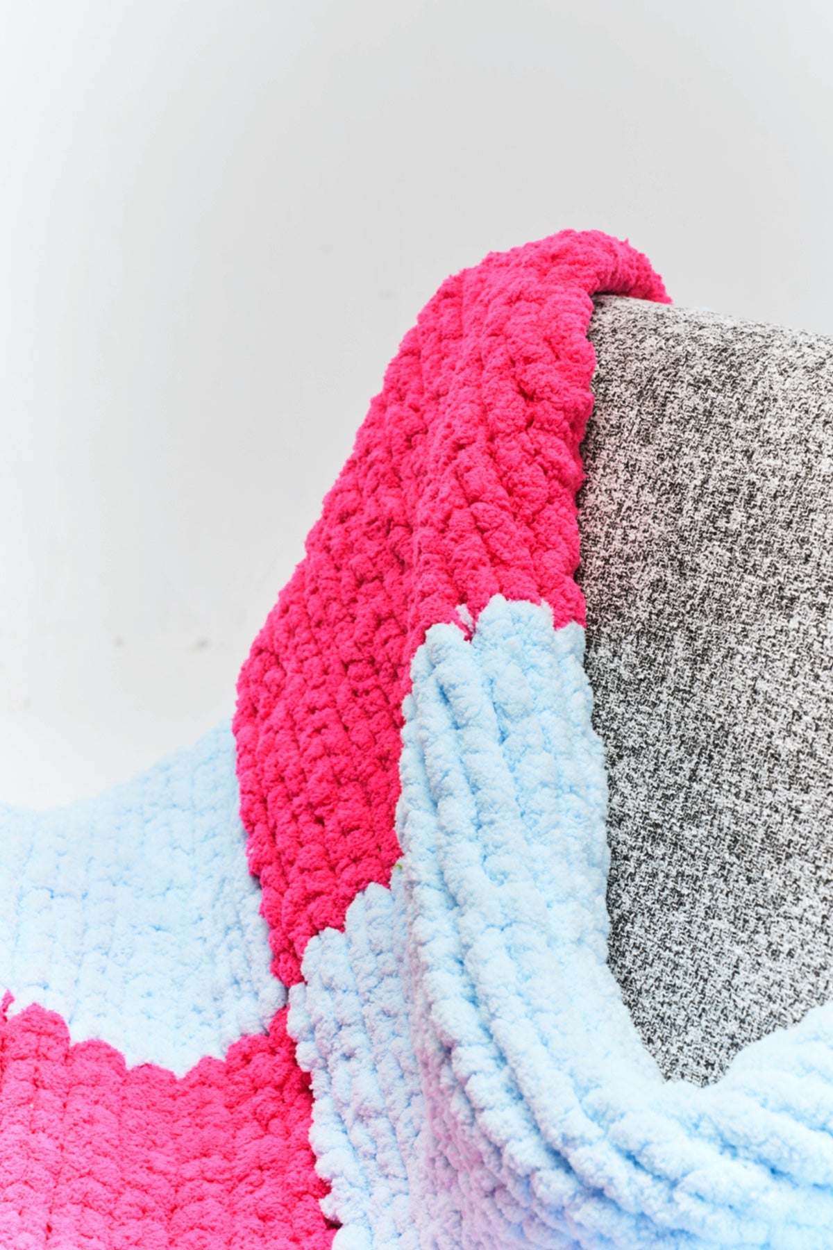 CHUNKY YARN BLANKET(ICE SPICE)